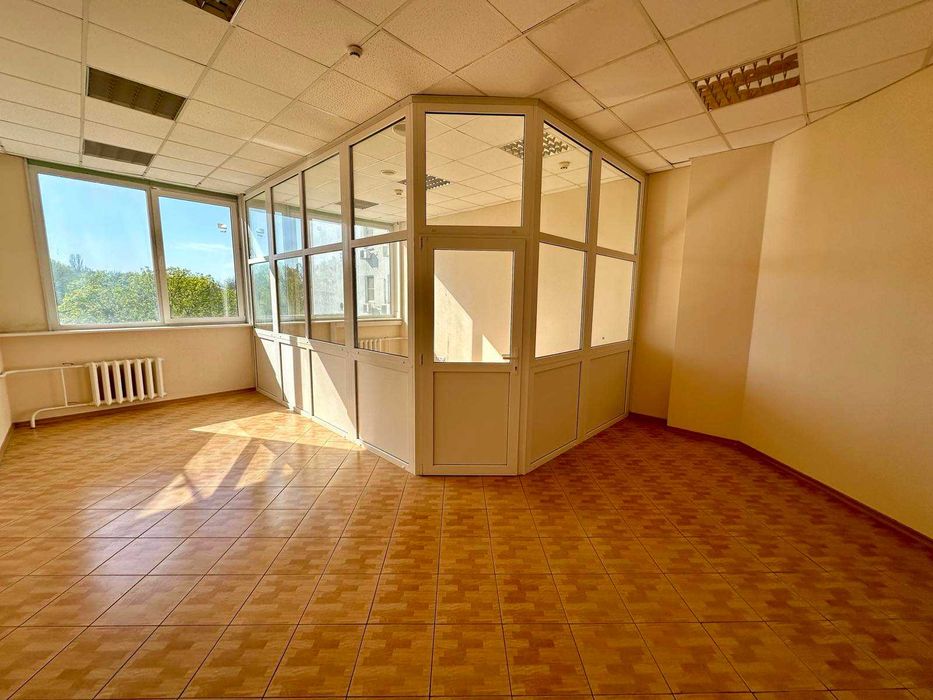 Офіс в БЦ, 2 кабінета, площа 54 м.кв., метро Дорогожичі, власник