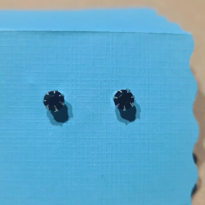 Brincos novos lindos