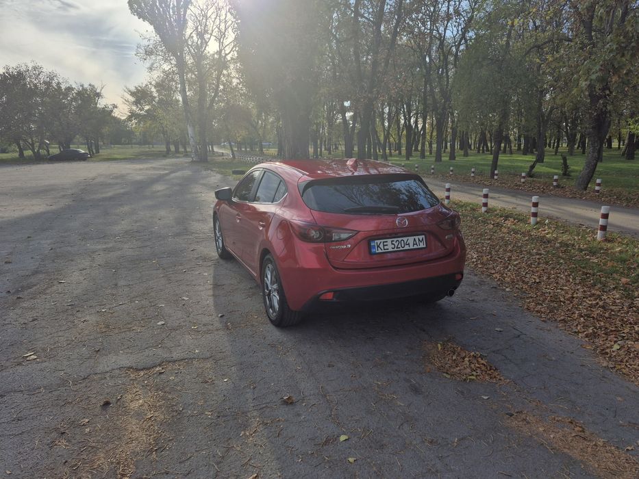 Продам Mazda 3 1.5 2014