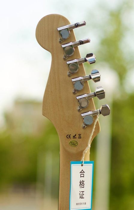 Электрогитара Dean Markley + чехол, шнур, ключи, ремень, рычаг