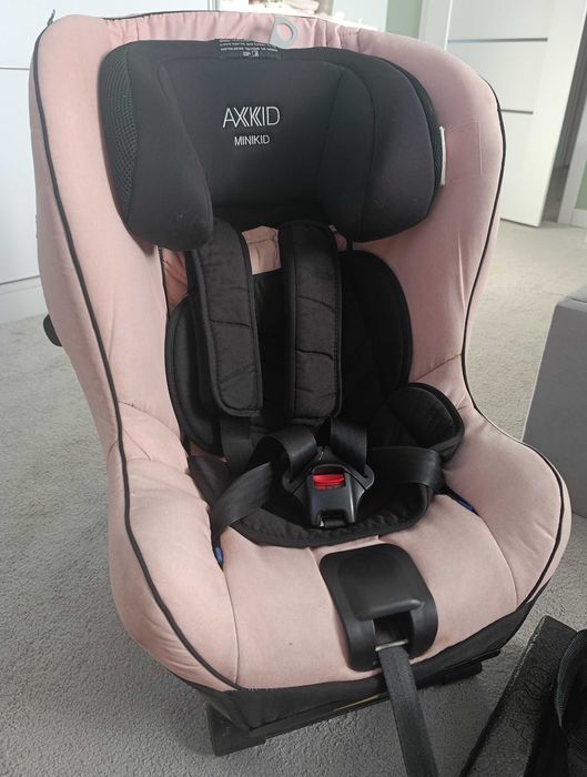 Fotelik samochodowy axkid minikid 2.0