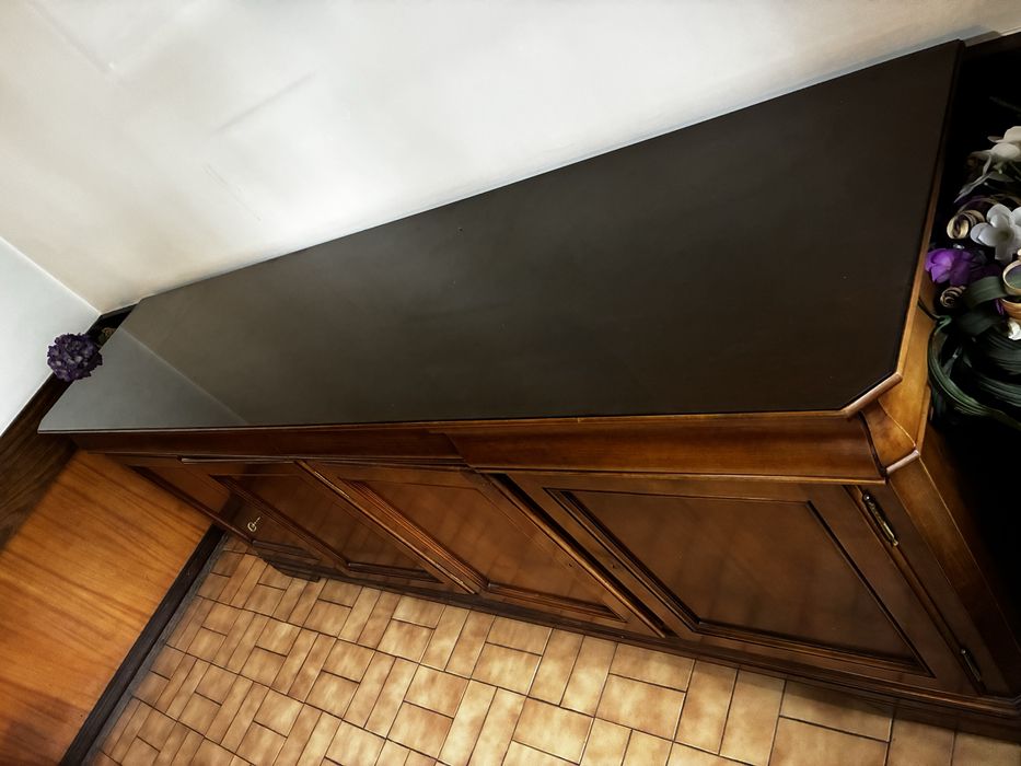 Aparador de cerejeira