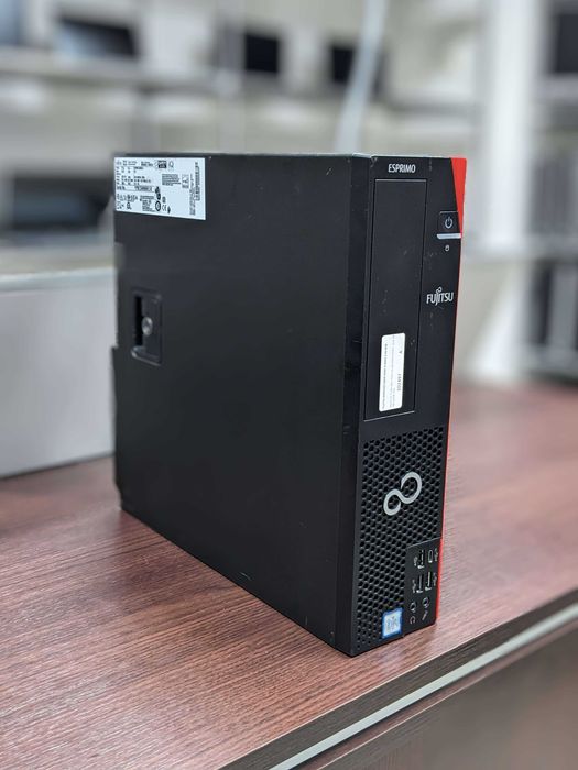 Komputer Fujitsu Esprimo D958 i5 8 GEN 16GB / 256GB SSD – wydajny komputer biurowy