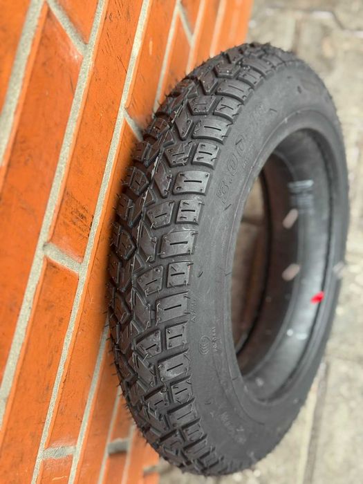 Шина з камерою 3.00-10 шипована Тайвань на скутер SC TYRE-124