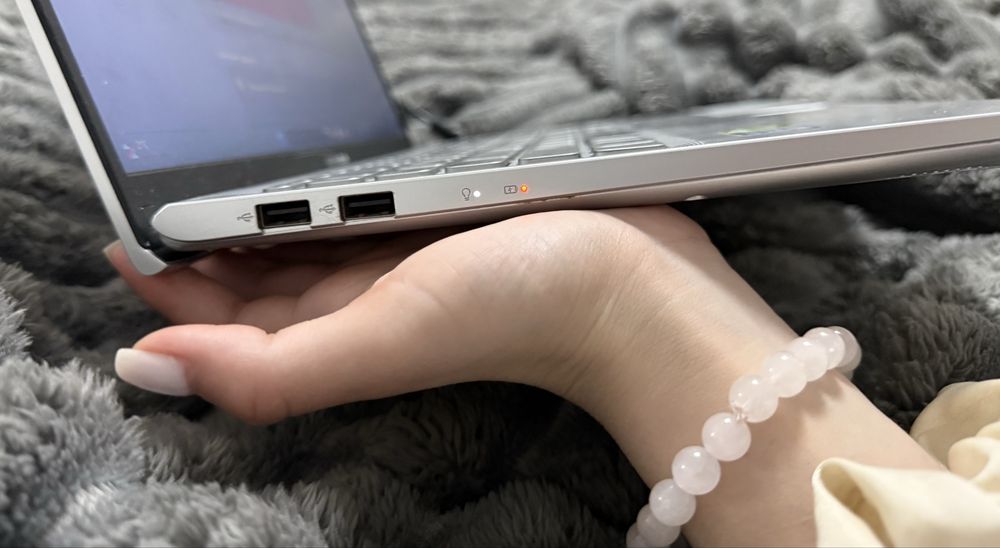 ASUS VivoBook X512UF