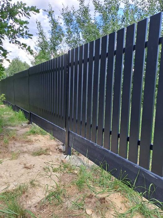 Montaż ogrodzeń panelowych, palisadowych, bram, furtek