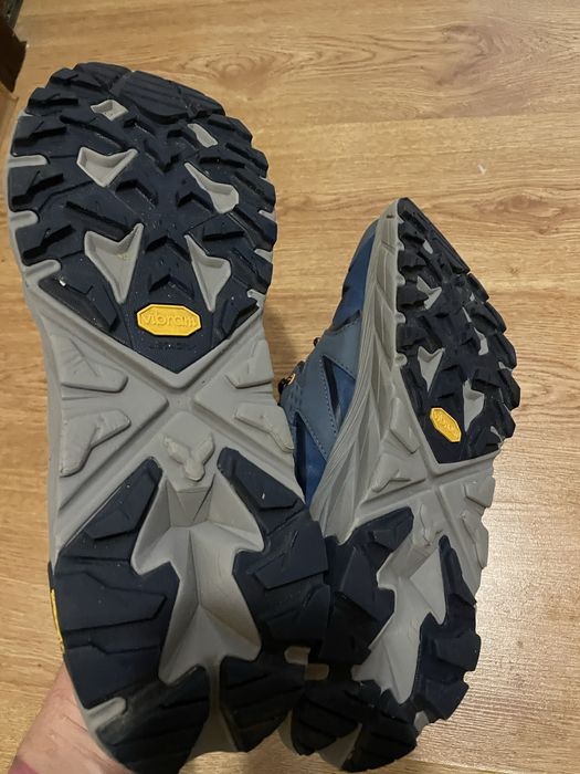 Продам трекінгове взуття Hoka 45 р