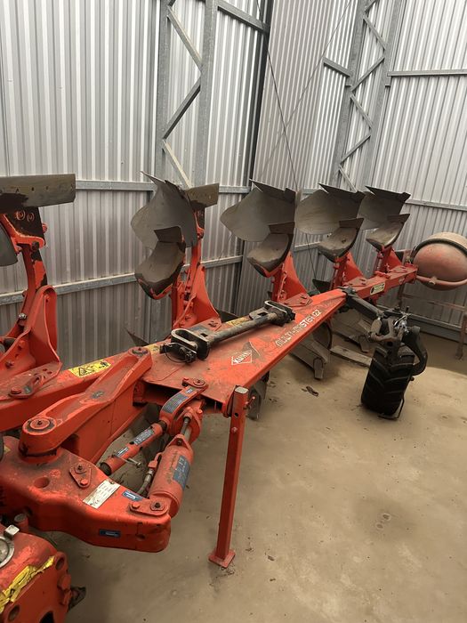 Pług obrotowy kuhn 5 multi master 122