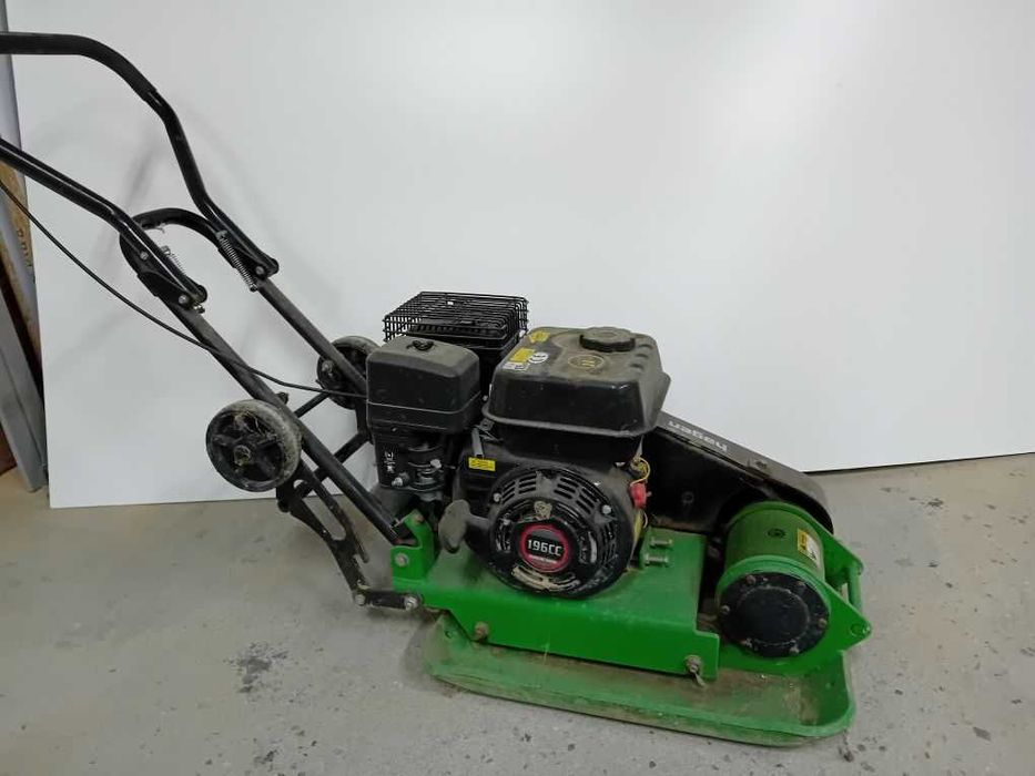 Zagęszczarka 85 kg z podkładką na wynajem