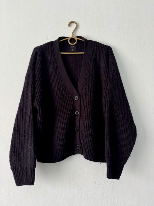 Чорний жіночий кардиган