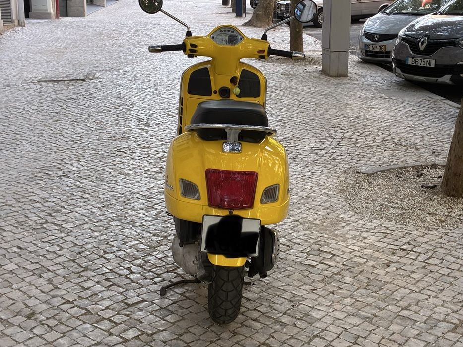 Vespa GTS 250 2005 com 35.000 km