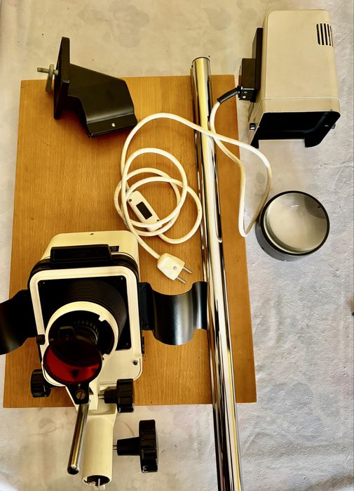 Ampliador de negativos para fotografia analógica a preto e branco