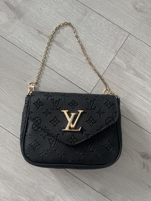 Torebka czarna pieknie wykonana