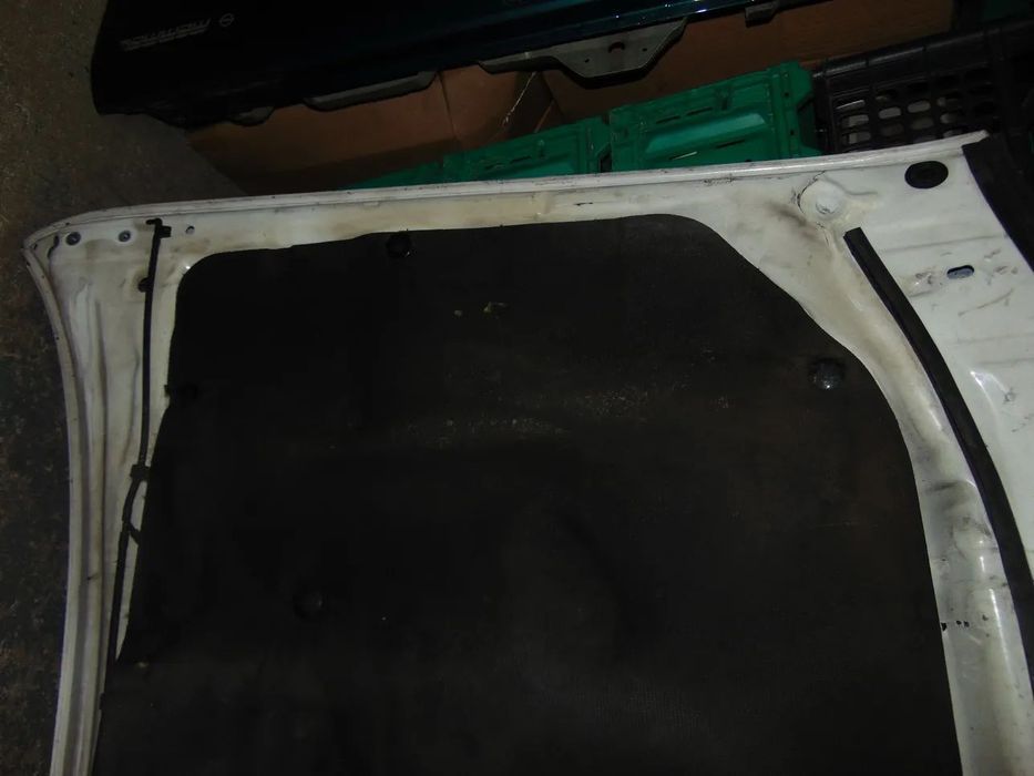Toyota Corolla AE100 Capot