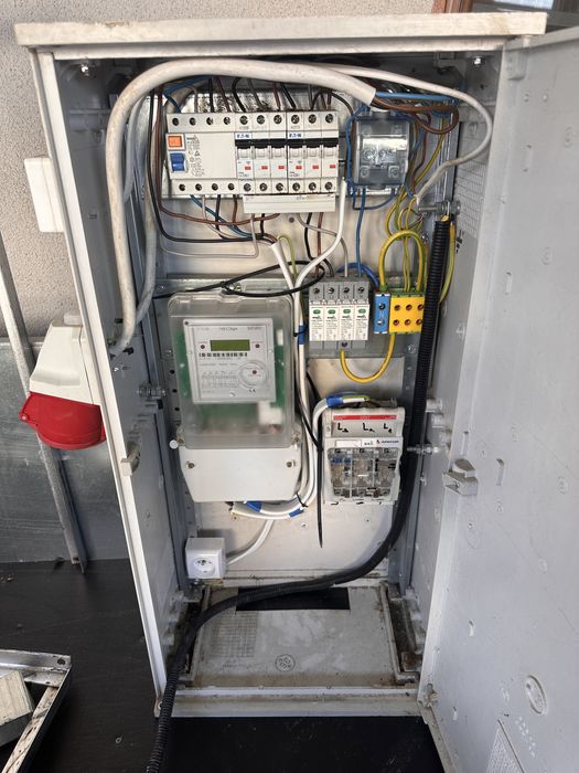 Rozdzielnica elektryczna budowlana - z licznikiem