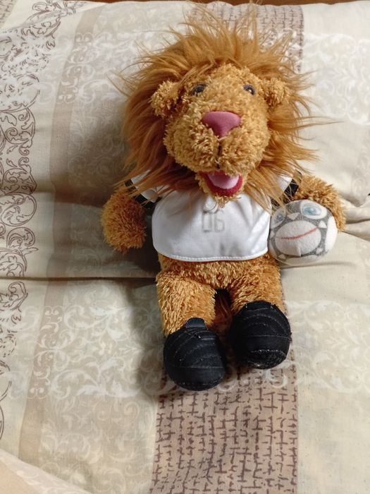 Мягкая игрушка талисман Goleo  06 . Чемпионата мира по футболу 2006 г.