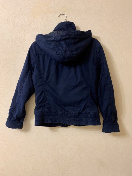 Куртка жіноча розмір М