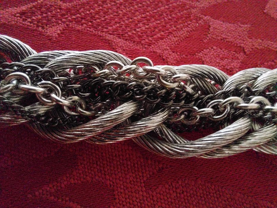 Colar metal trabalhado