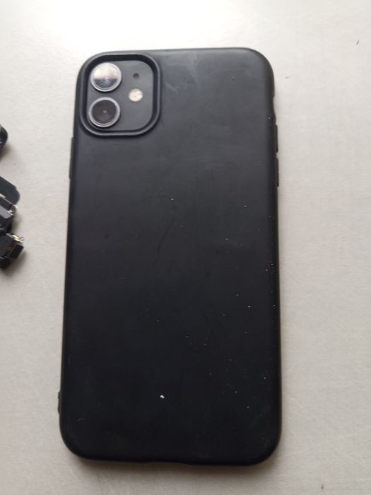iPhone 11 na części