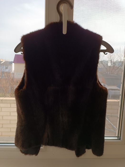 Жилет з хутра норки