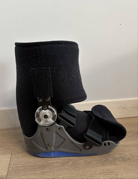 Ортез на гомілковостопний суглоб Thuasne Ligastep ROM Walker U083