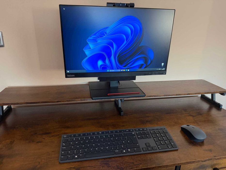 Komputer AIO Lenovo M70q - i5 16GB RAM, 250GB SSD, Windows 11 + GRATIS