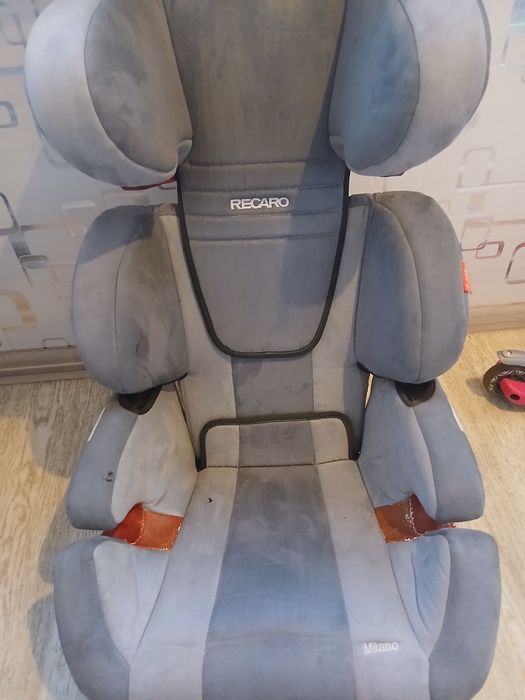 Продам автобильно детское кресло 3- 6 лет  б/у