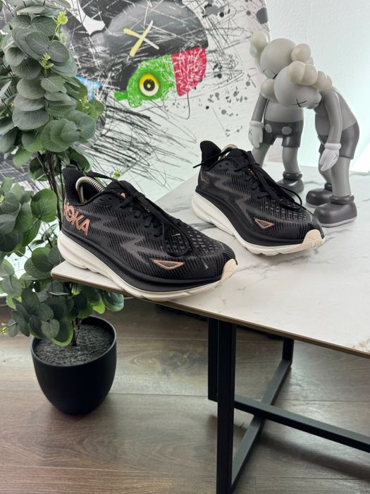 Кросівки Hoka Clifton 9 38 розмір Е14931