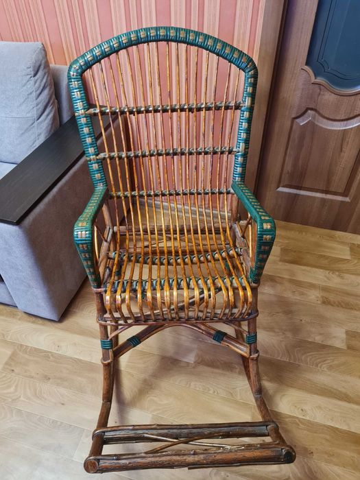 Кресло-гойдалка з лози