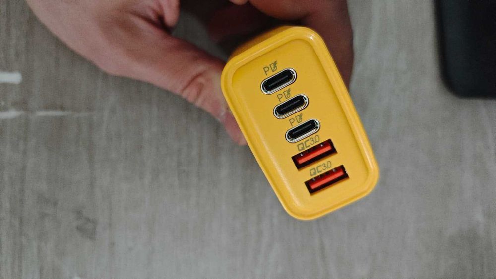 Szybka Ładowarka 240W Żółta 5w1 USB C GaN + kabel 10A Quick Charge 3.0
