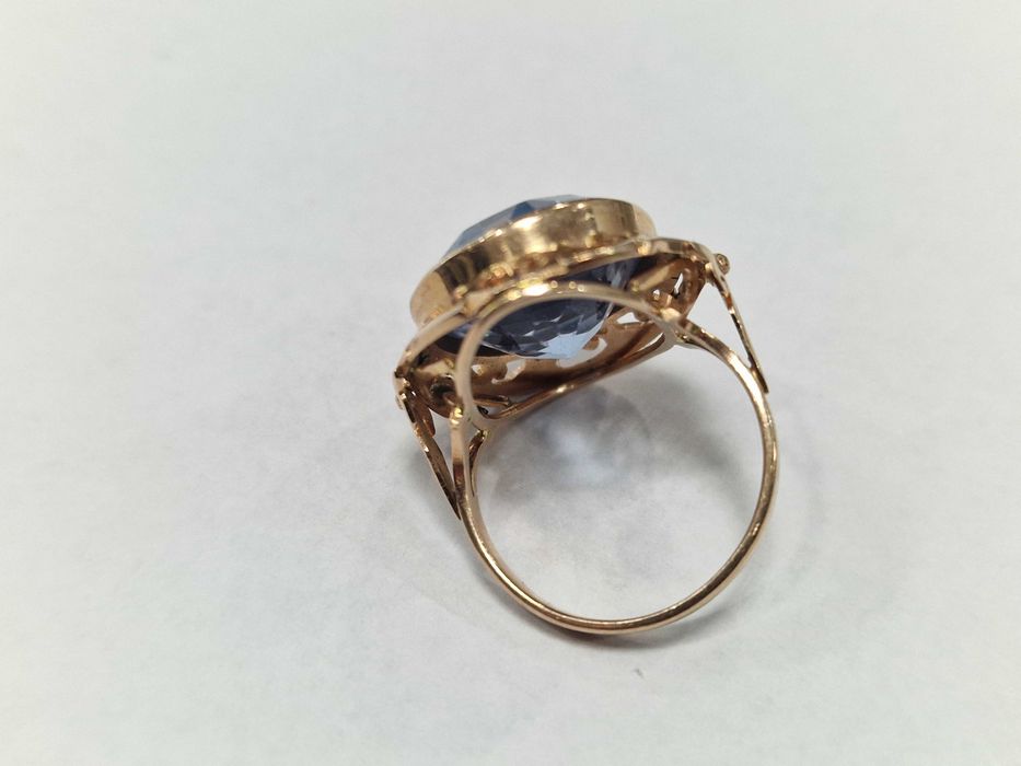 Złoty pierścionek/ 585/ 8.35 gram/ R16/ Topaz/ XX wiek/ praca ręczna