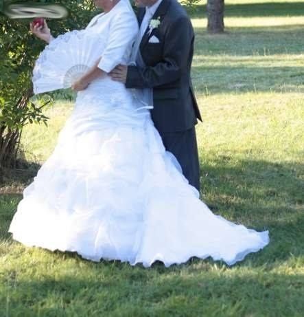 suknia ślubna                   .