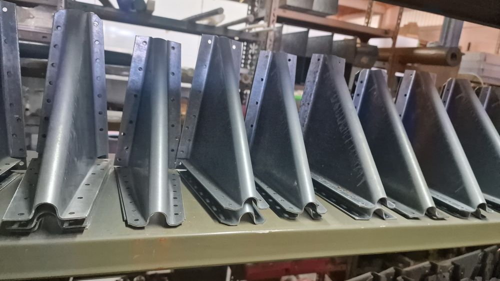 Suportes de apoio de fixação de postes  suportes em U SUPORTES AJUSTAV