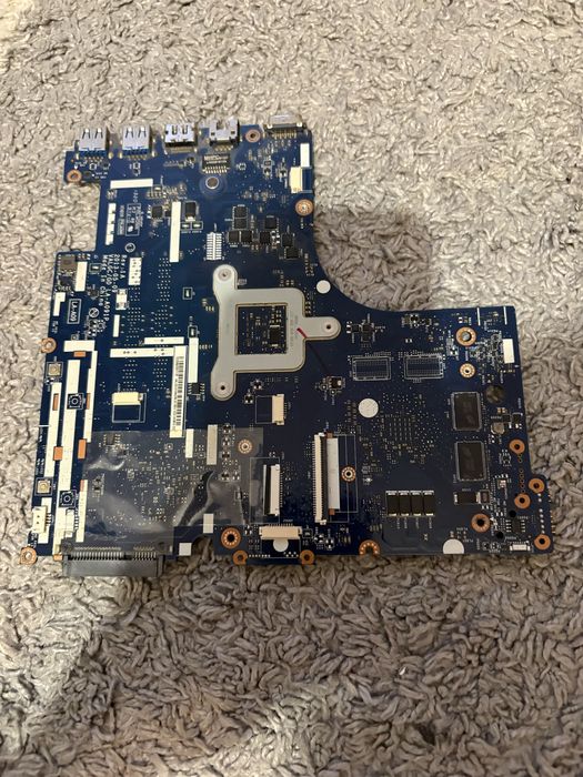 Материнська плата леново