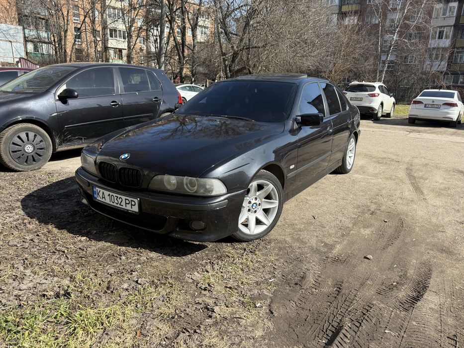 BMW e39 чорна автомат