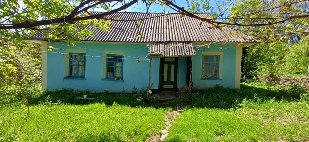 Продам хату в селі
