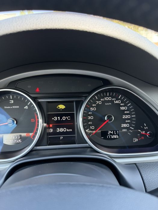 Продам машину  Audi Q7