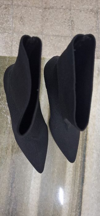 Vendo botins pretos  Lefties