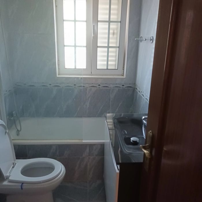 Vende-se ,ou Arrenda-se Moradia em penhalonga