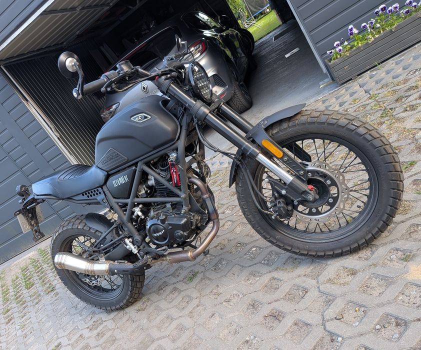 Zipp  scrambler 125  gwarancja do końca sierpnia