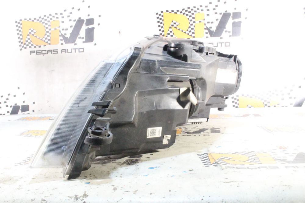 Ótica / farol direita SEAT Leon (5F1)