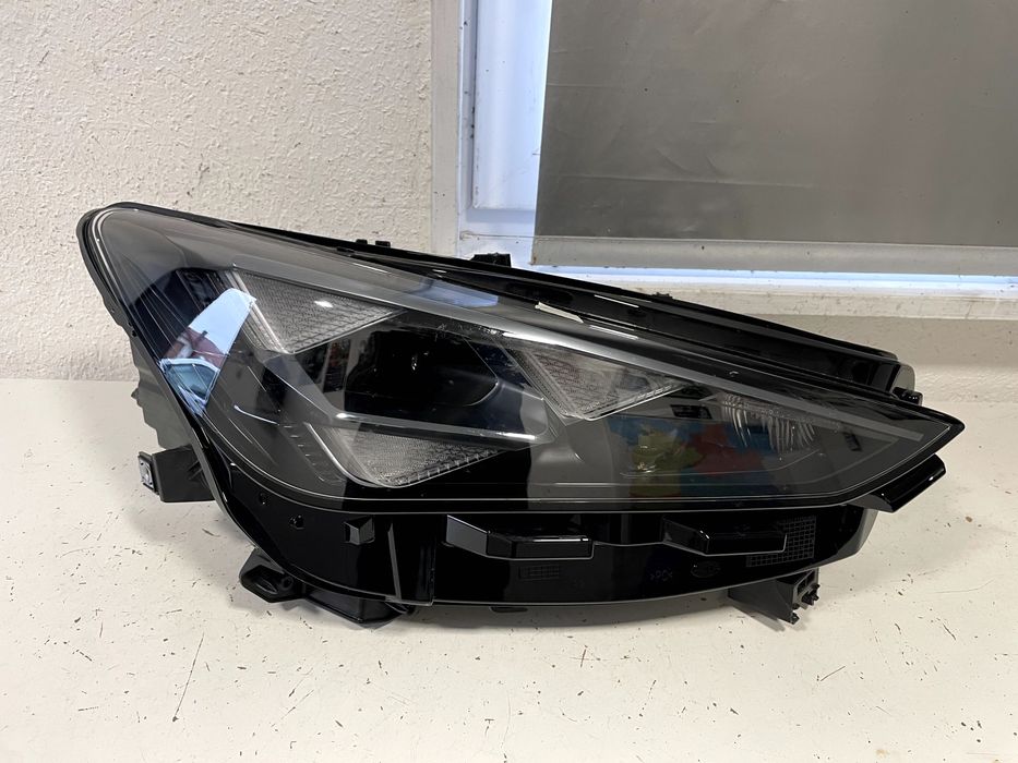 Lampa prawa przód Cupra Tavascan  cala przednia reflektor full led 11H