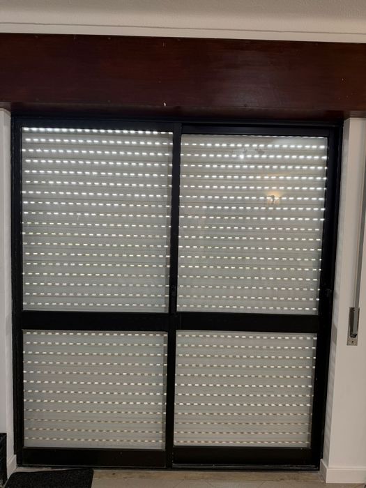 Vendo porta/janela de alumínio