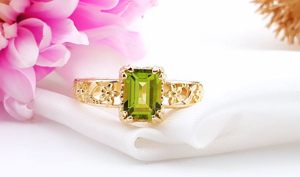 Złoty, nowy pierścionek z Oliwinem pr.585