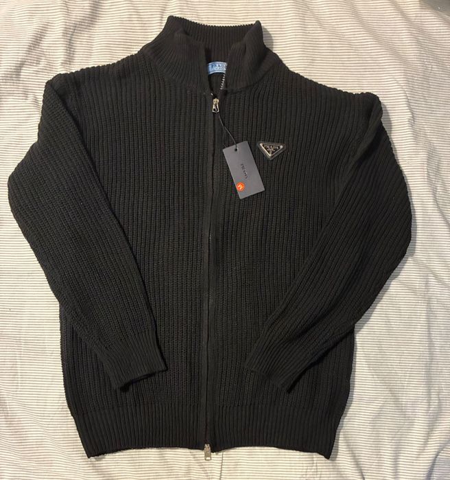 Camisola Prada Preta com Fecho