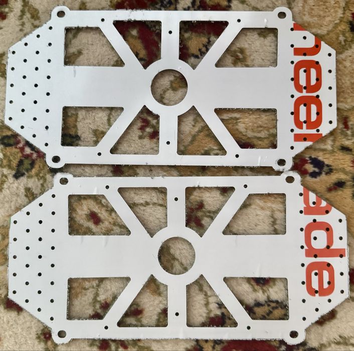 Рамка (адаптер.перехідник) з американського номера на європейський.