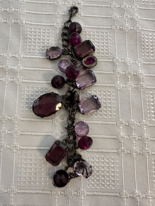 Bransoletka charms metalowa, fioletowe szkiełka