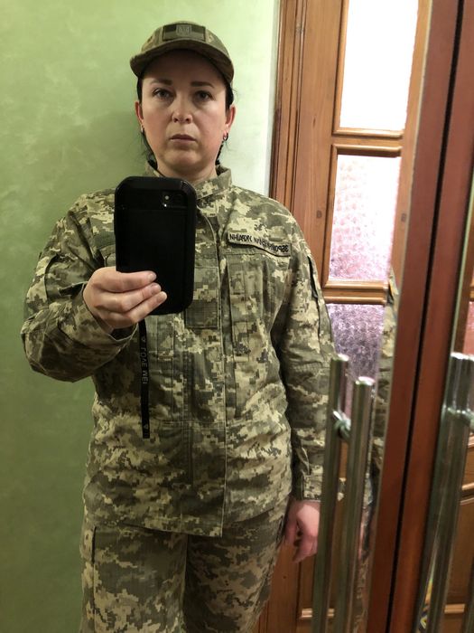 Військова форма жіноча кітель берци шапка кепка