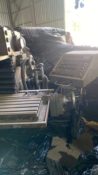 Фрезерний універсальний верстат 6720вф2  (1992р)