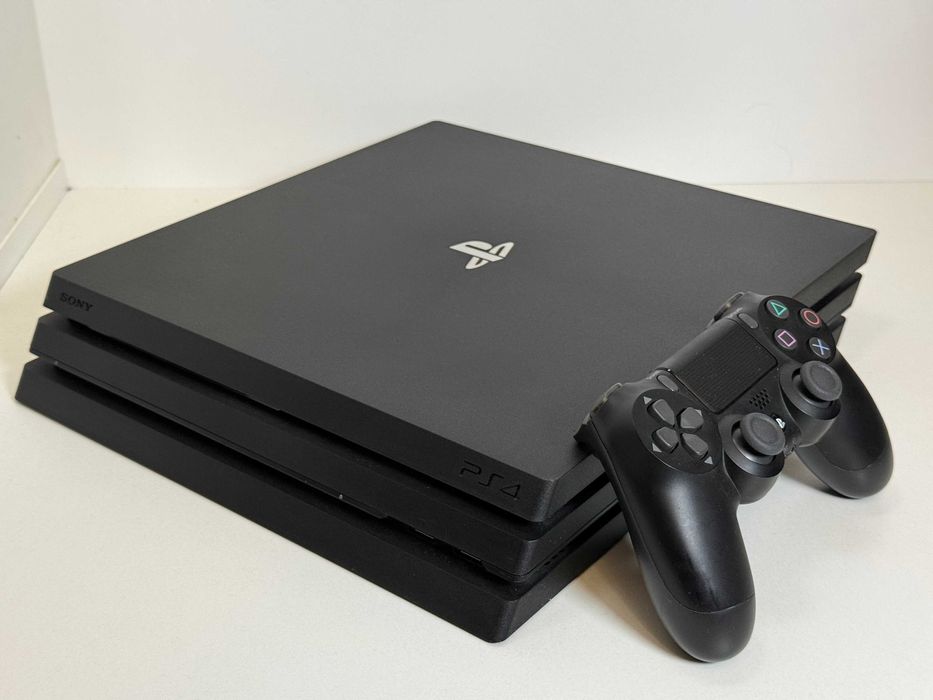 Konsola Sony PlayStation 4 Pro + Pad | Niski Soft 11.50 | Stan BDB